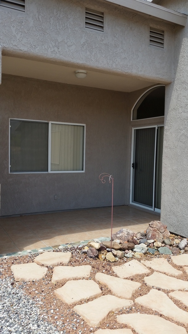 Building Photo - Modern Southside Duplex