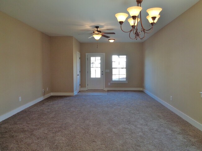 Foto del edificio - Townhome in Gardendale for rent - COMING S...