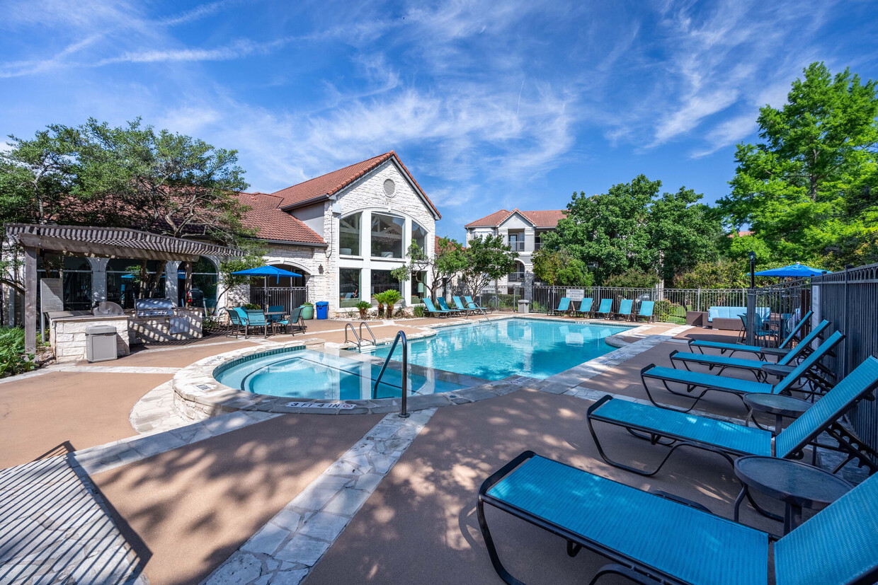 Apartments On Lake Austin Blvd