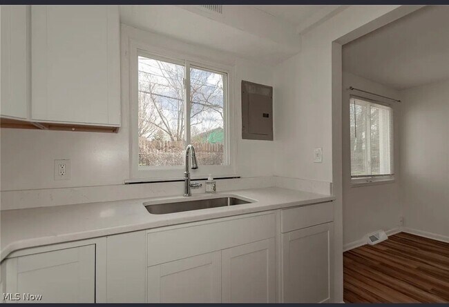 Building Photo - 1543 Severn Ln