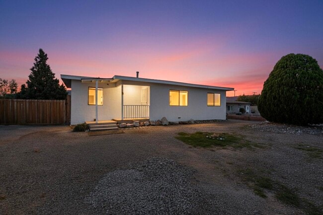 Foto del edificio - 165 Hilton Ave NW