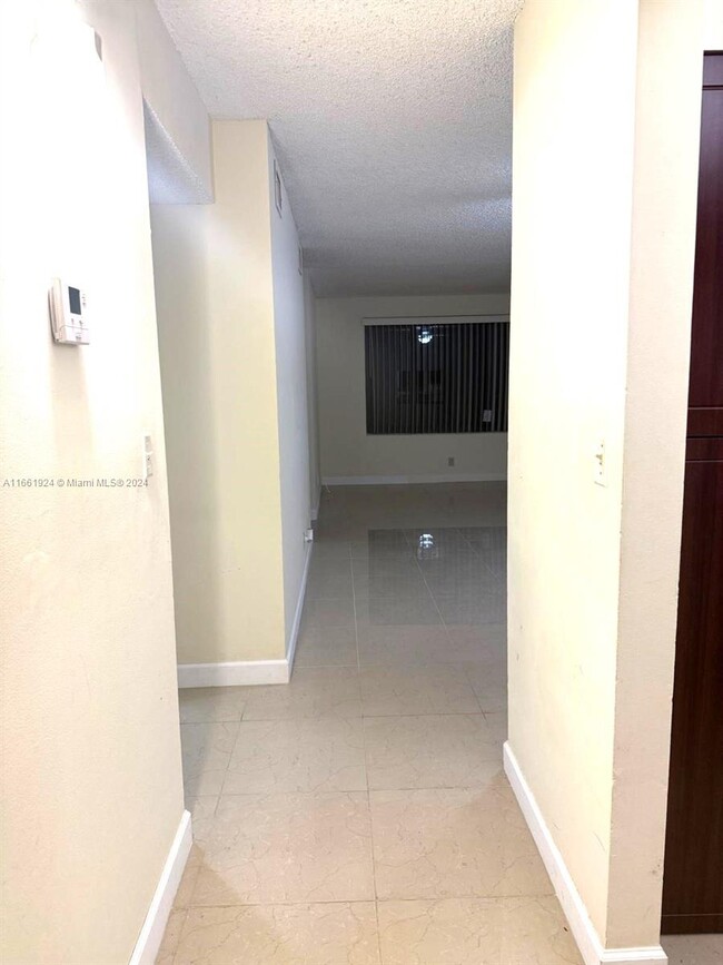 Foto del edificio - 11441 NW 39th Ct