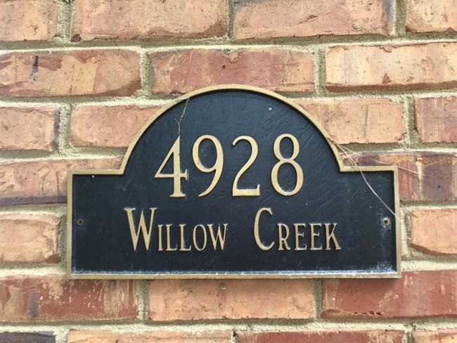 Foto del edificio - 4928 Willow Creek Dr