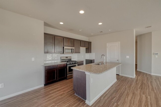 Building Photo - 108 Kleberg Ct