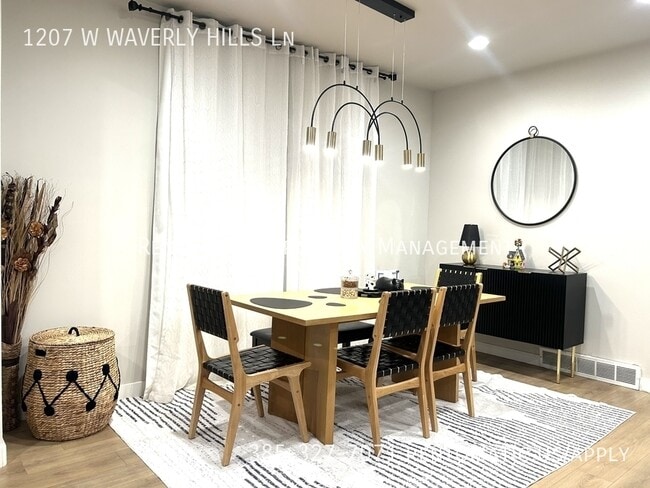 Foto del edificio - 1207 W Waverly Hills Ln