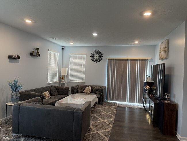 Foto del edificio - 860 Saddlebrook Farms Blvd
