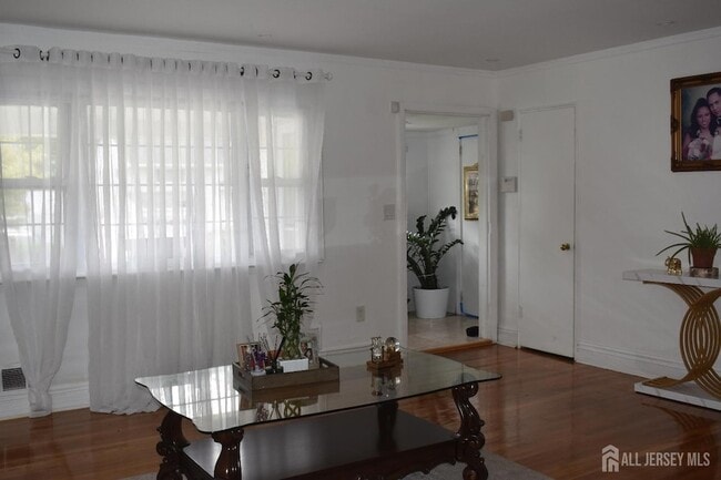 Photo - 193 McFarlane Rd House