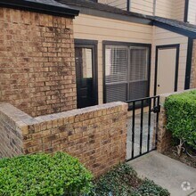 Building Photo - 3022 Forest Ln