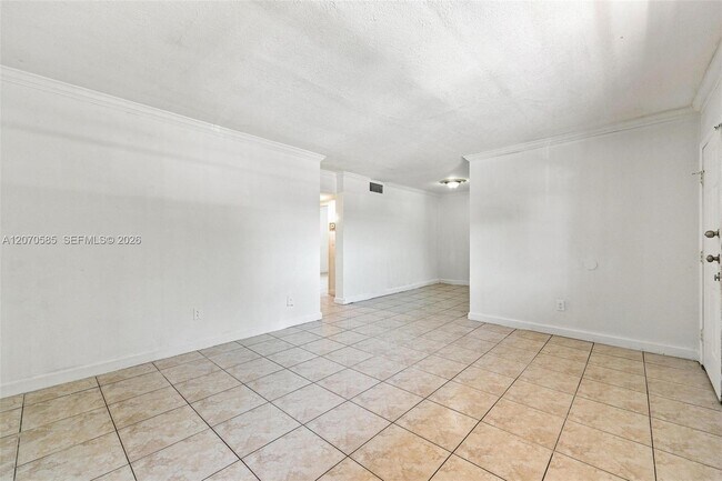 Foto del edificio - 1245 W 24th St
