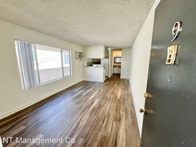 Building Photo - Studio, 1 bath Apartment - 3532 Keystone A...