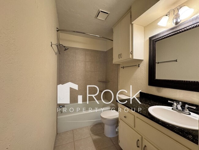 Foto del edificio - 3 Bedroom Home in NW Norman