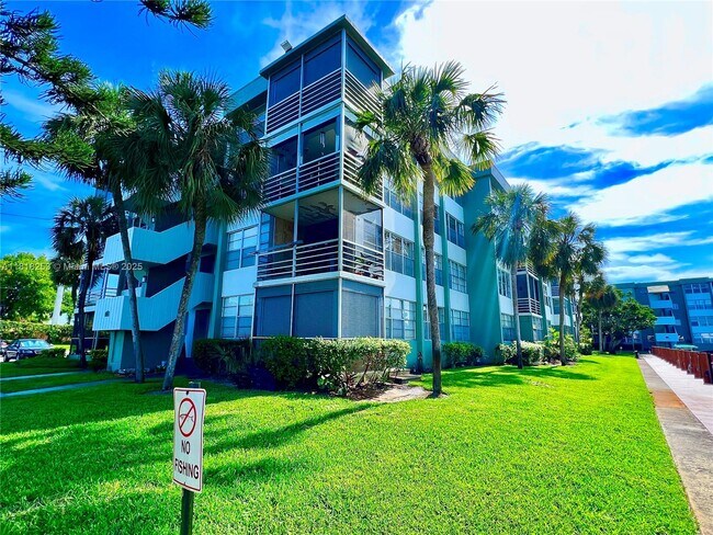 Foto del edificio - 2741 Taft St