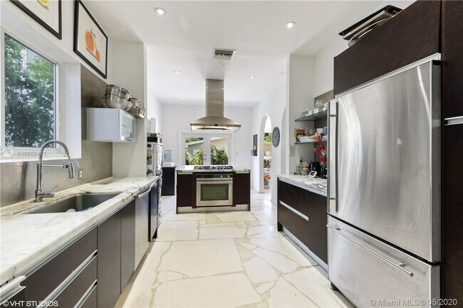 Foto del edificio - Beautiful home in Miami Beach