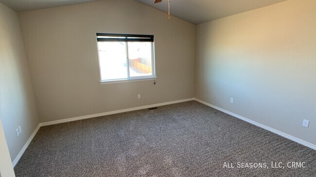 Building Photo - 10898 Saco Dr