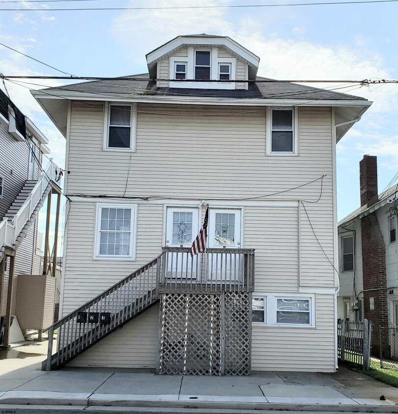 Foto principal - 106 N Rosborough Ave