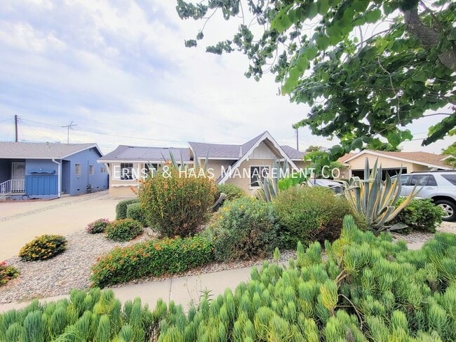 Building Photo - 21417 Rossford Ave