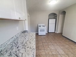 Primary Photo - 79 Rosseter St