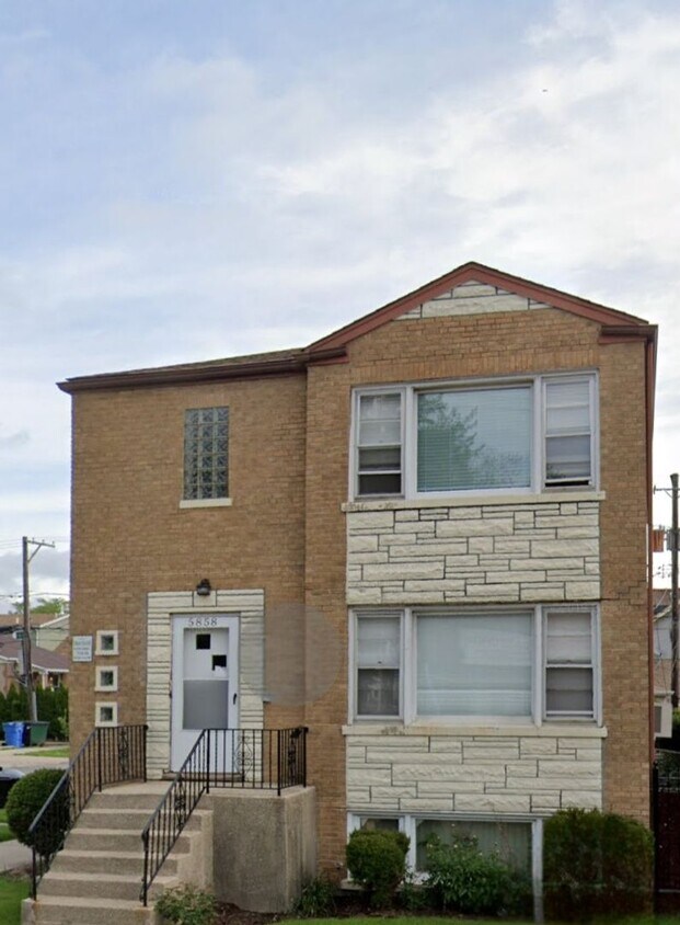 Foto principal - 5858 W Diversey Ave