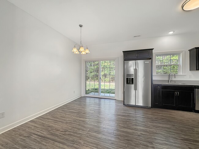 Foto del edificio - 600 Princess Anne Cir