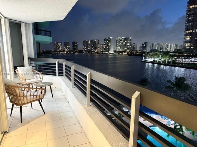 Foto del edificio - 3530 Mystic Pointe Dr