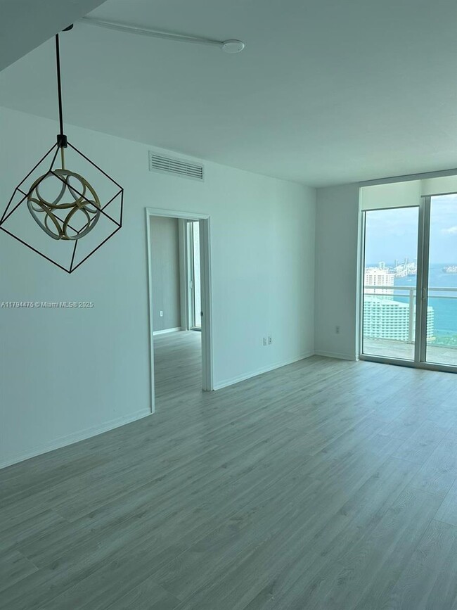 Building Photo - 951 Brickell Ave