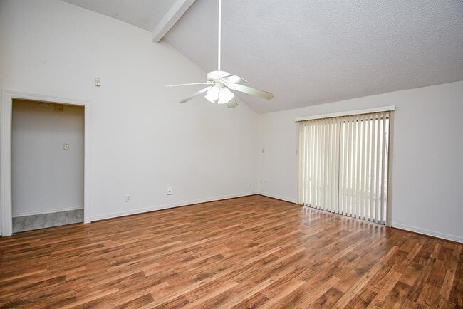 Foto del edificio - 11366 Oakcenter Dr