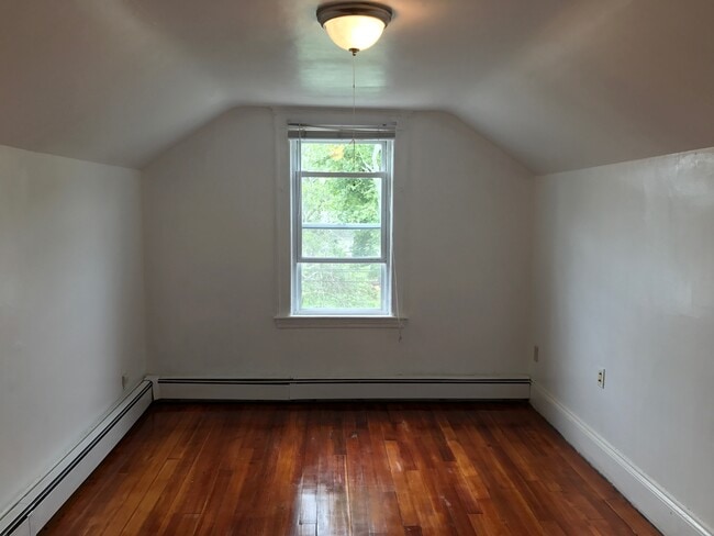 Building Photo - 21 Marlborough Rd