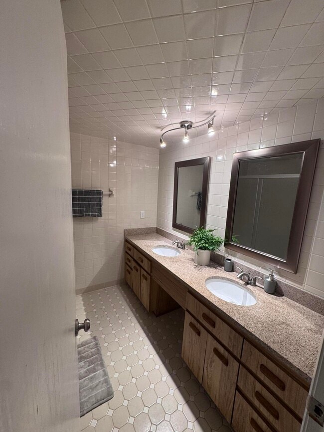 Foto del edificio - 108 Lacosta Ln