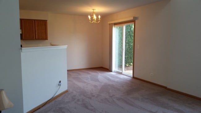 Dining Area - 273 Capitol Dr