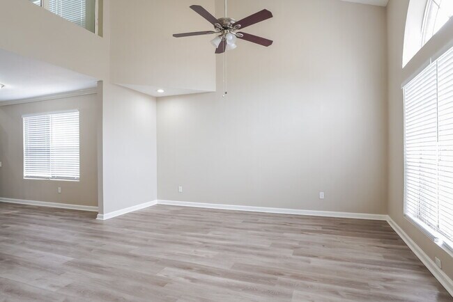 Building Photo - 5218 Prairie Creek Dr