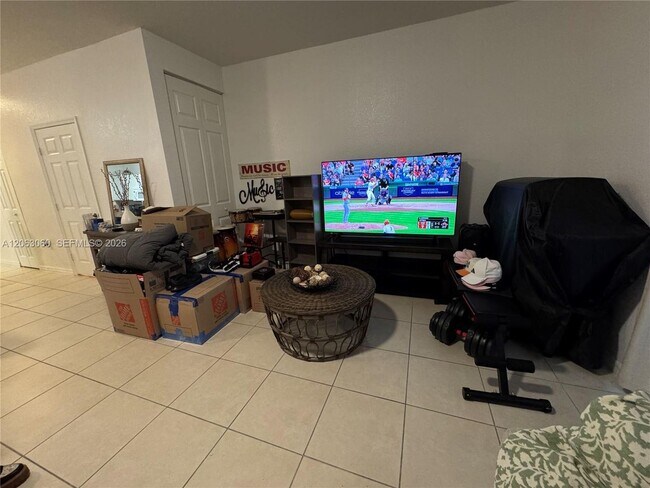 Foto del edificio - 4917 SW 140th Terrace