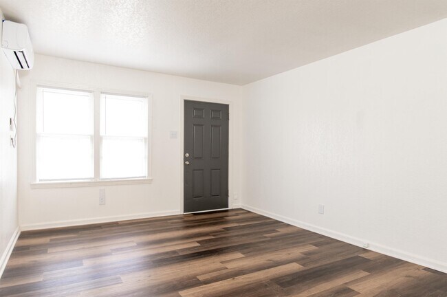 Foto del edificio - 3201-3207 S Waco Ave