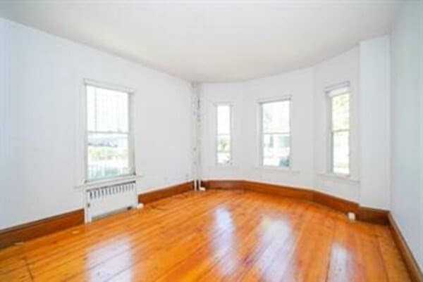 Building Photo - 172 Pleasant St