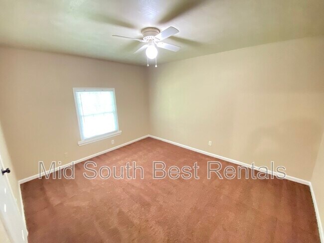 Building Photo - 3470 Suzanne Dr