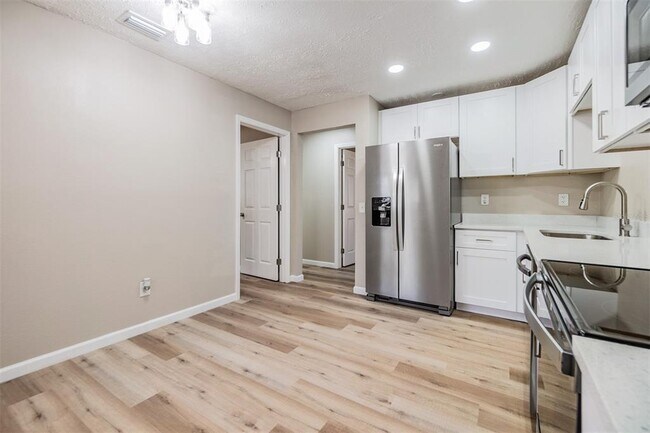 Building Photo - 6746 Carnelian Ave