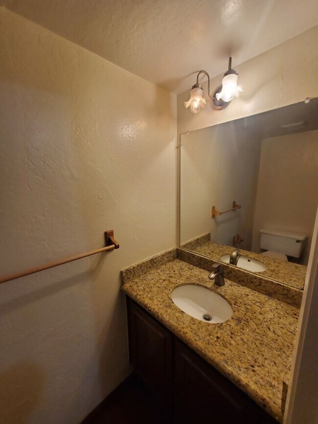 Foto del edificio - BEAUTIFUL 3 BEDROOM HOME IN FREMONT, CA!!!