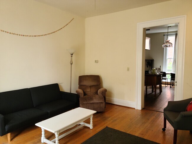 Living room view 2 - 25 N New St