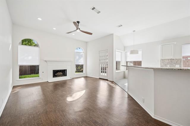 Foto del edificio - 6717 Misty Hollow Dr