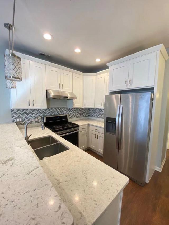 Building Photo - 3 bedroom in Chicago IL 60632