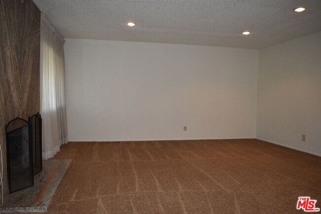 Building Photo - 4301 Don Carlos Dr