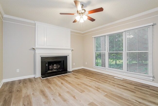 Foto del edificio - 919 Beddingfield Dr