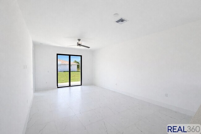 Building Photo - 966-968 Countess Ave