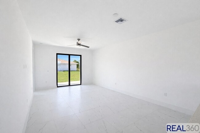 Foto del edificio - 966-968 Countess Ave