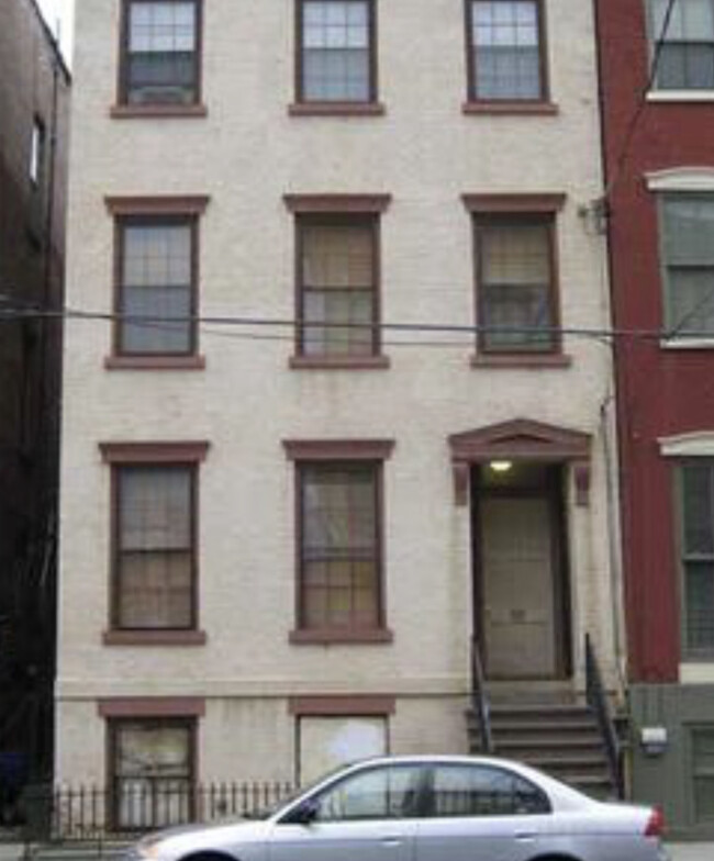 Building Photo - 111 Grand St