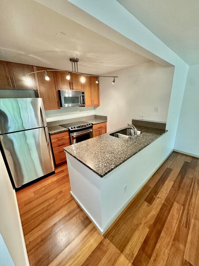 Foto del edificio - 2145 Dexter Ave N