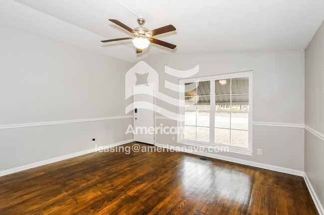 Building Photo - 2406 Bass Ave