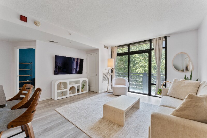 Primary Photo - 440 L St NW