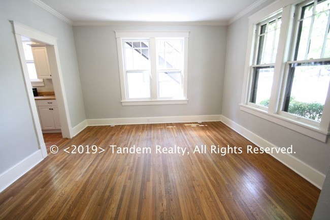 Building Photo - 2312 10th Ave S Apt A