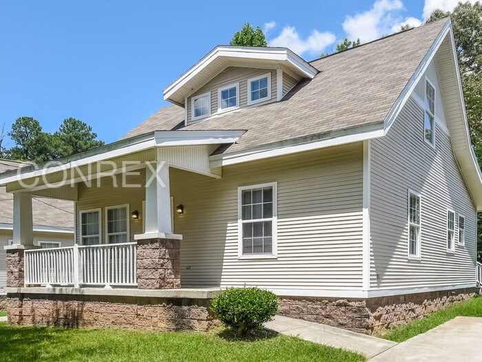Primary Photo - Cozy and Spacious