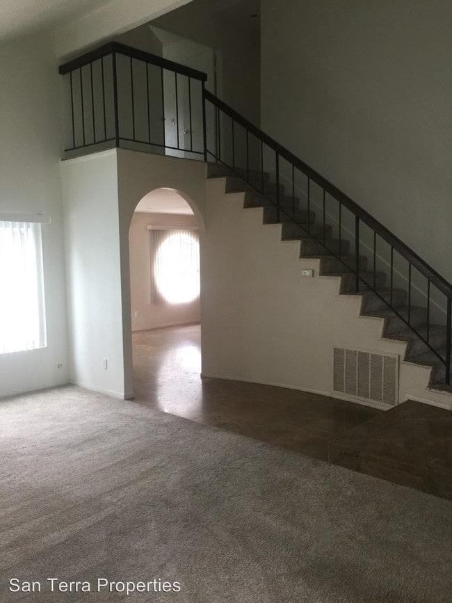 Building Photo - 4 br, 2.5 bath House - 5774 Avenida Sanchez